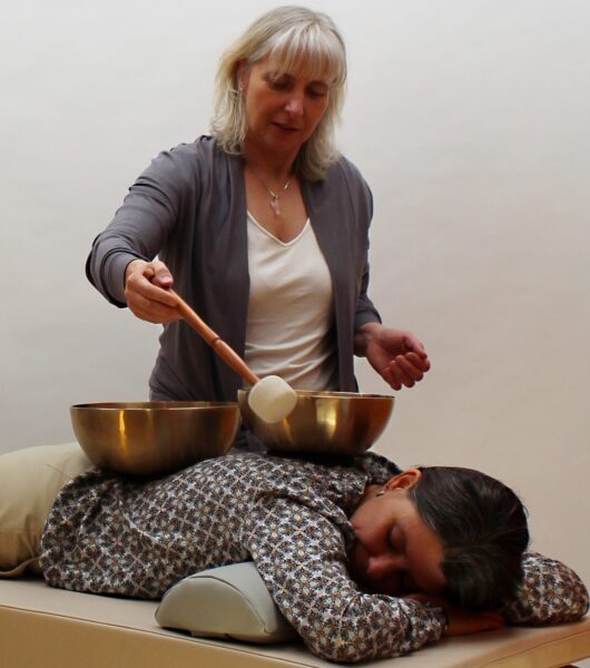 Praxis für Fitness- und Entspannungstraining, Klangschalenmassage